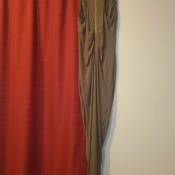 Green elegant dress - Picture 4 of 7